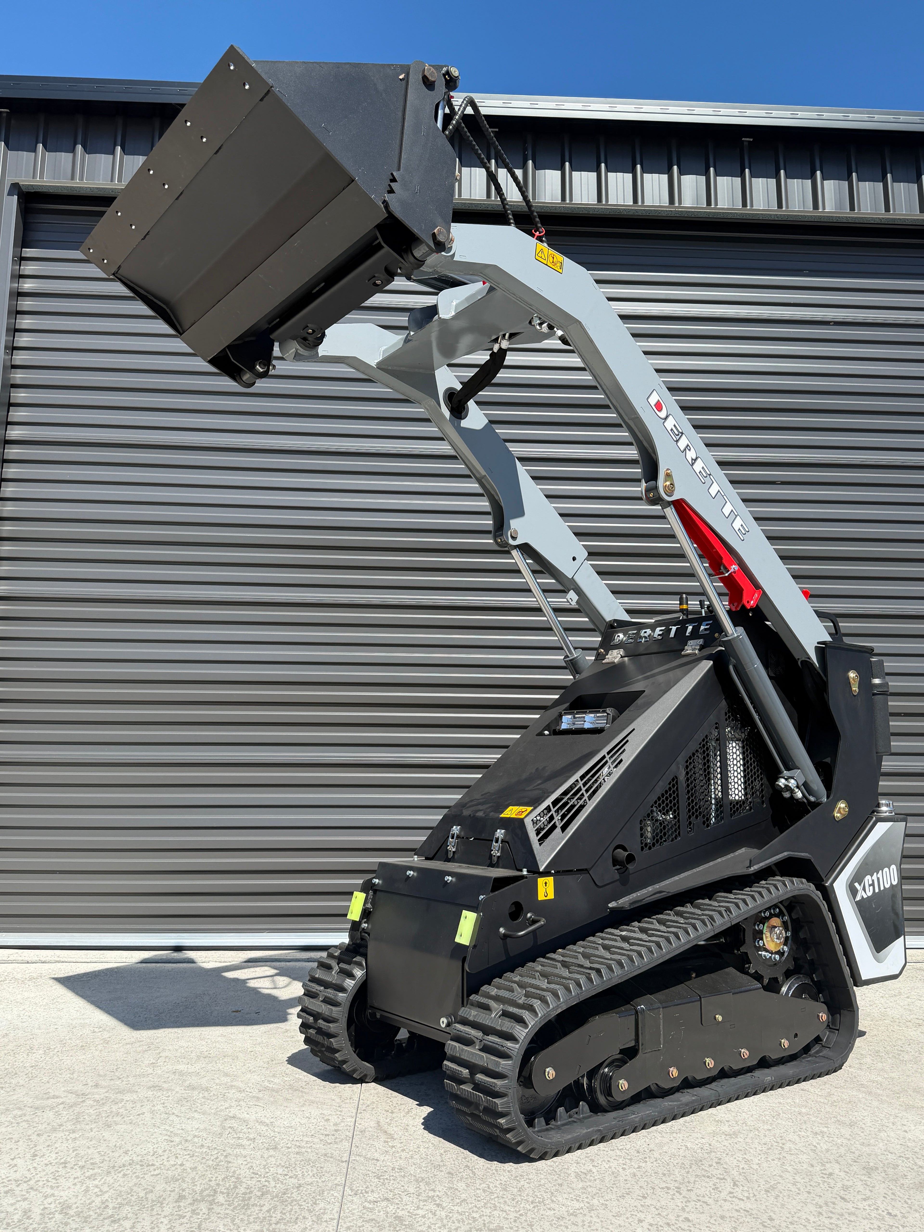 Derette XC1100K Track Loader