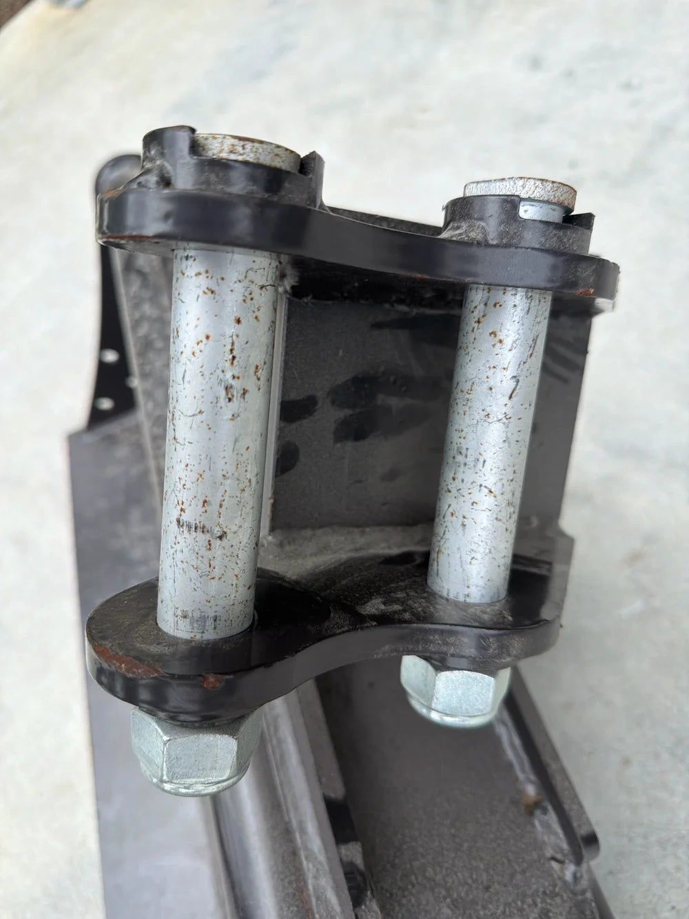 Mini Excavator Attachment - 25mm Pin - 800mm Tilting Bucket