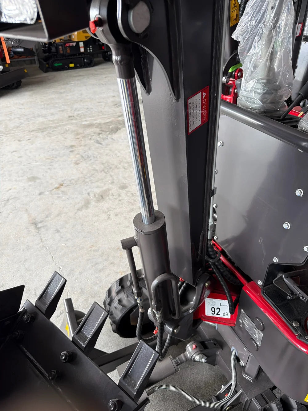 Rhinoceros / Raptor 25mm Pin Boom Hydraulic Cylinder