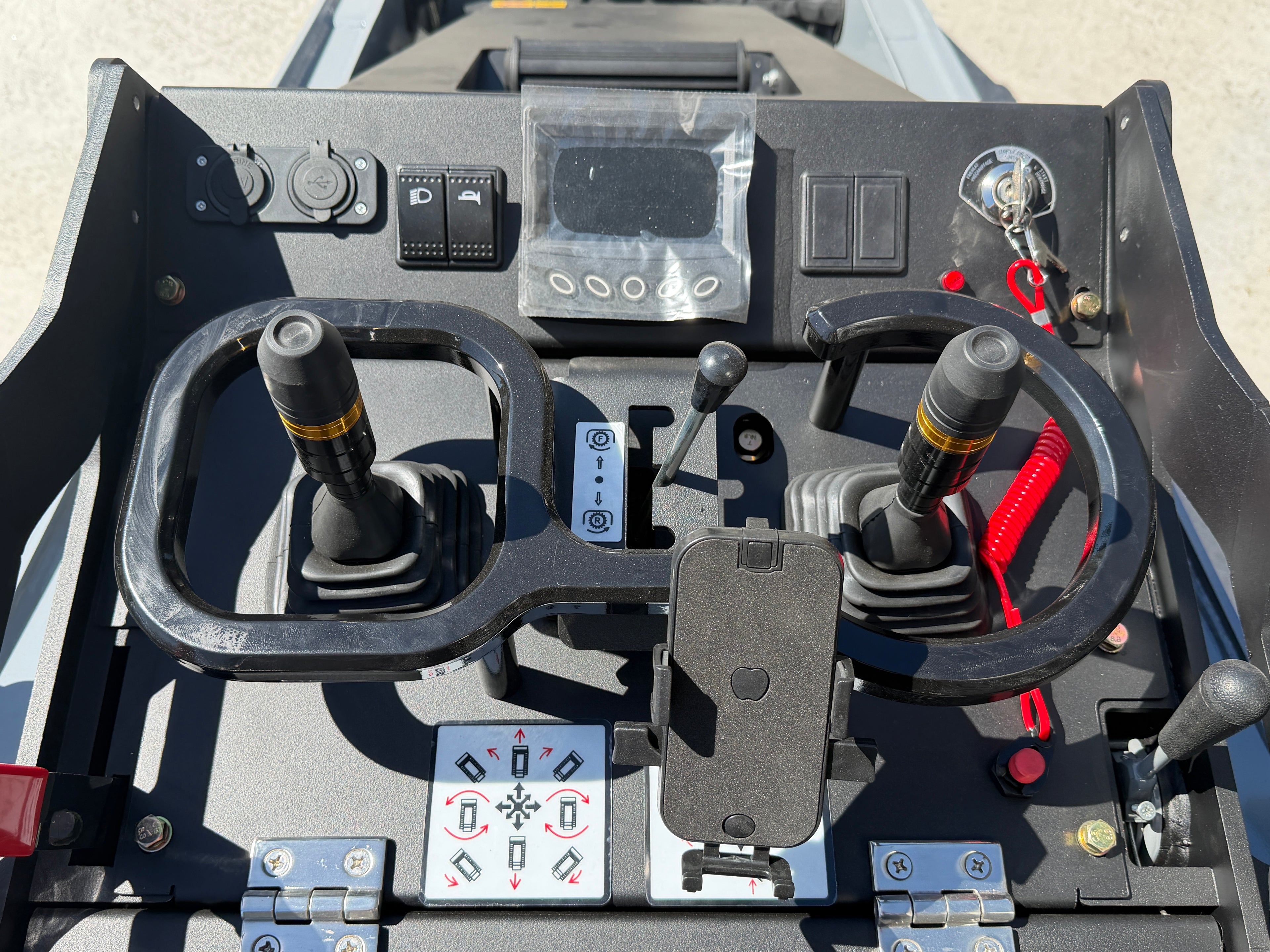 Derette XC1100K Track Loader