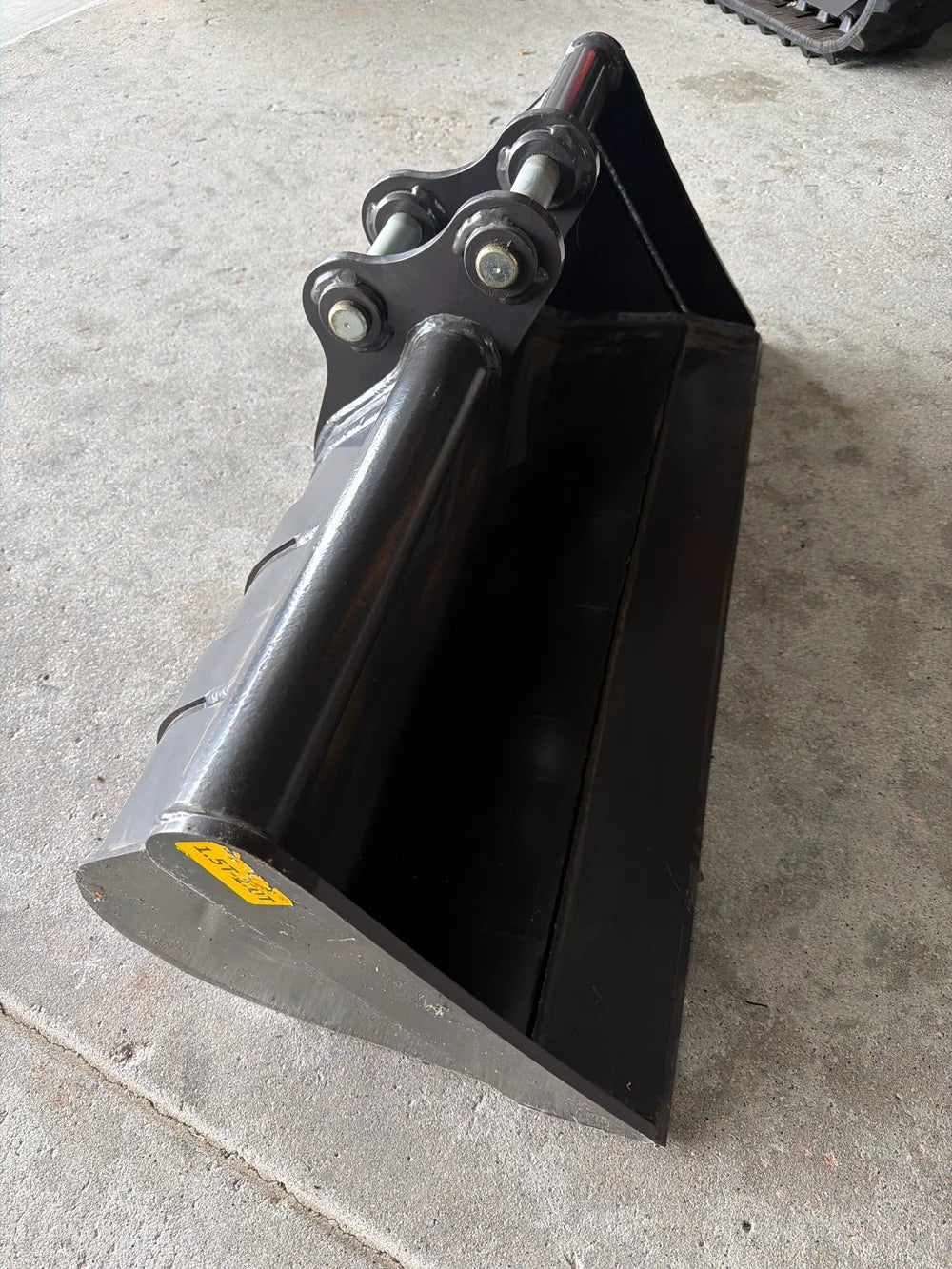 Mini Excavator Attachment - 30mm Pin - 1000mm Mud Bucket