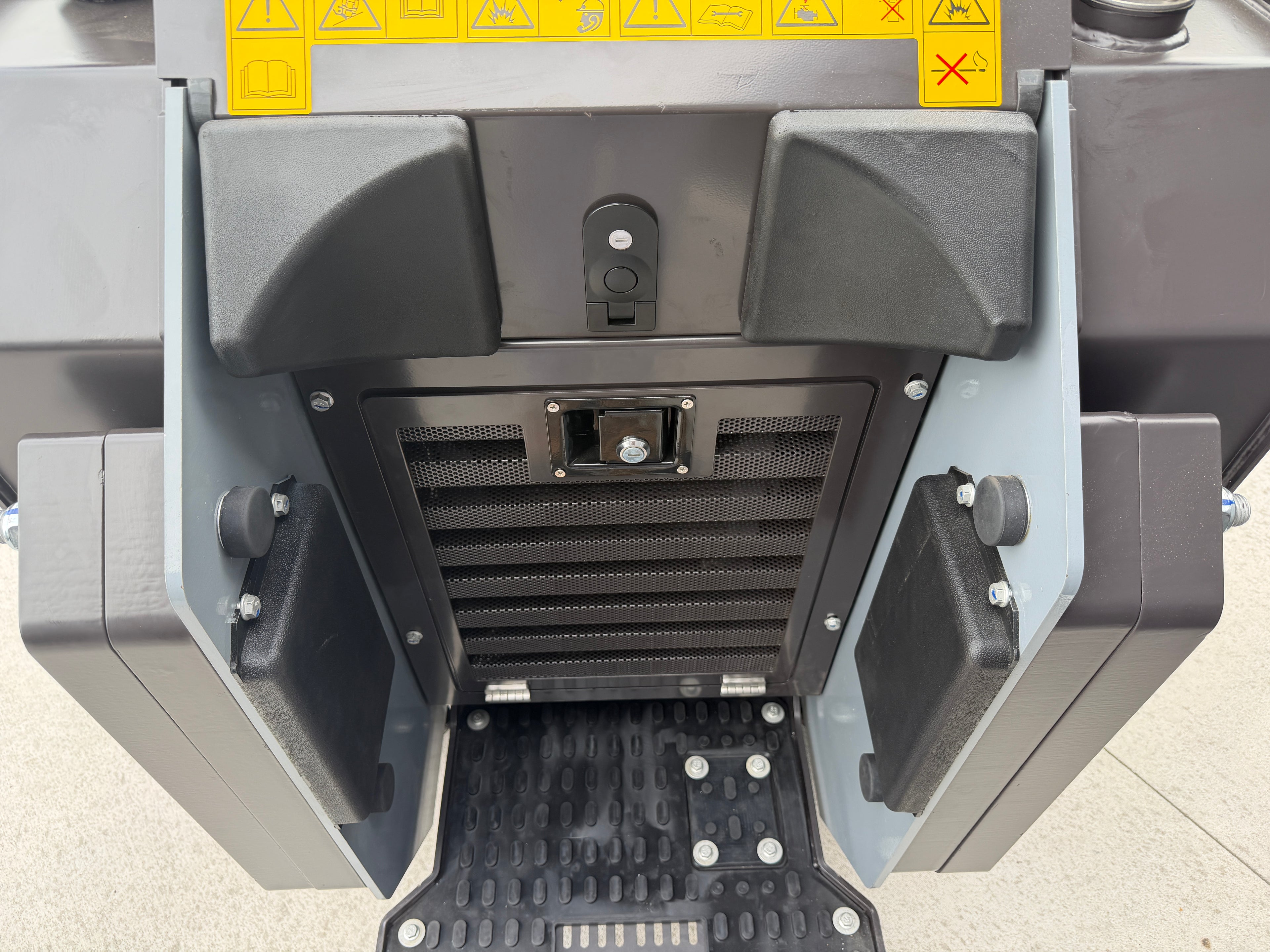 Rhinoceros KS925TK Track Loader