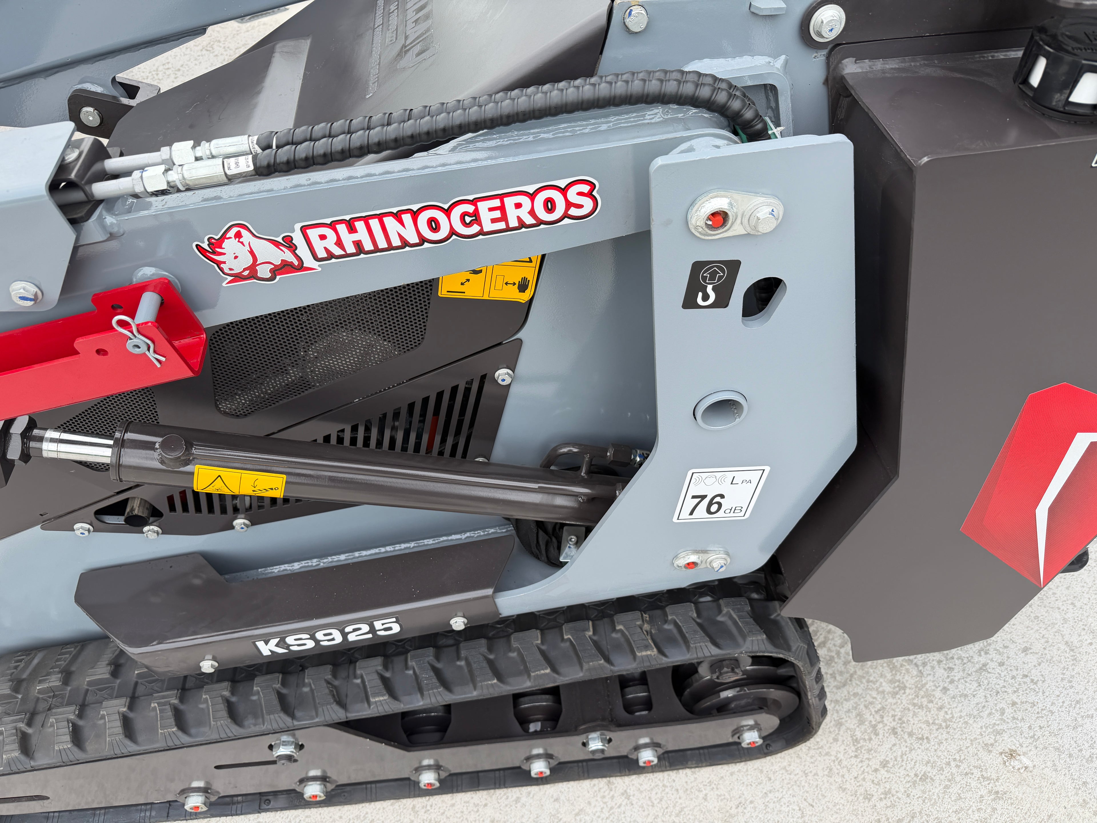 Rhinoceros KS925TK Track Loader