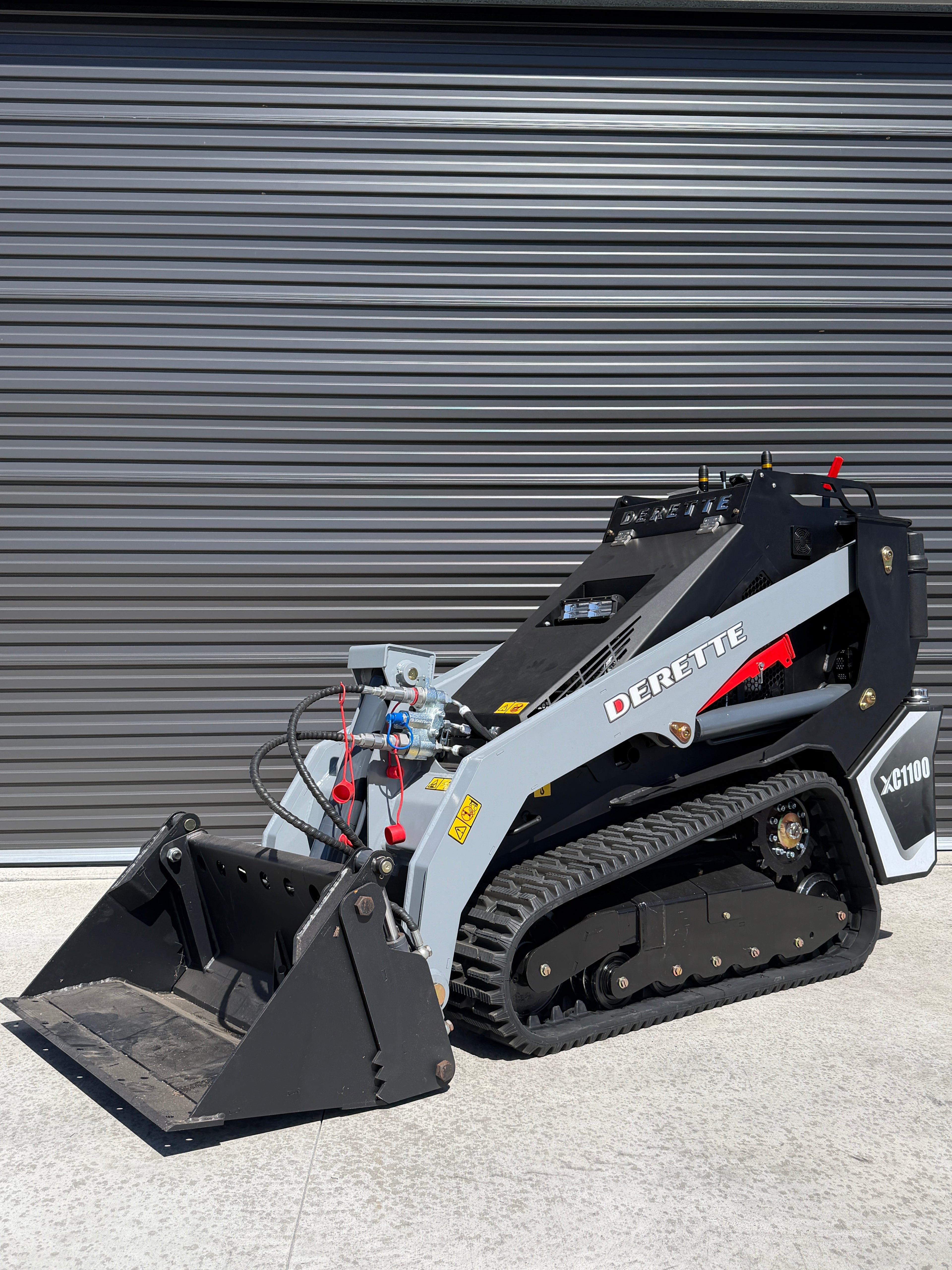 Derette XC1100K Track Loader