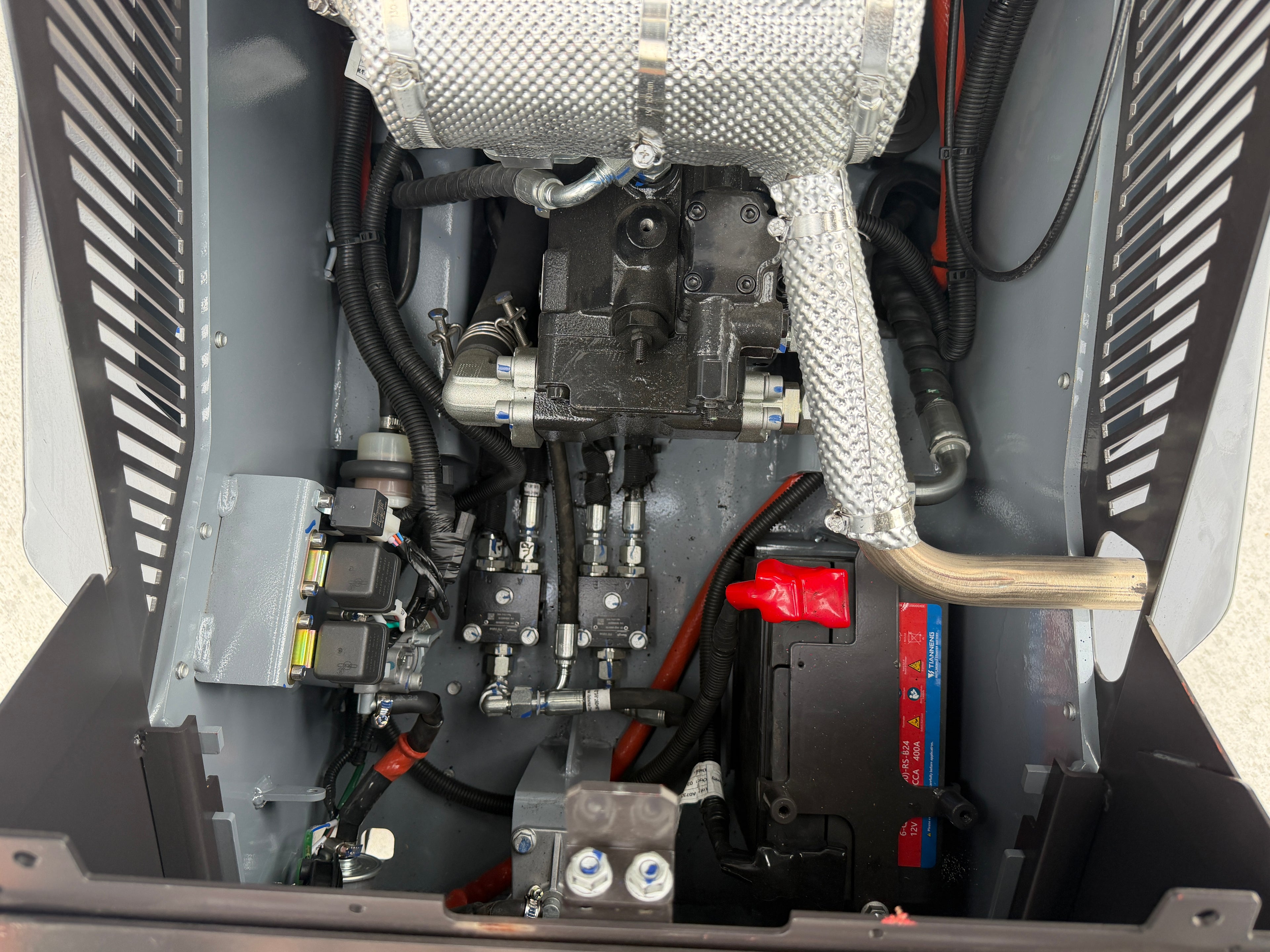 Rhinoceros KS925TK Track Loader