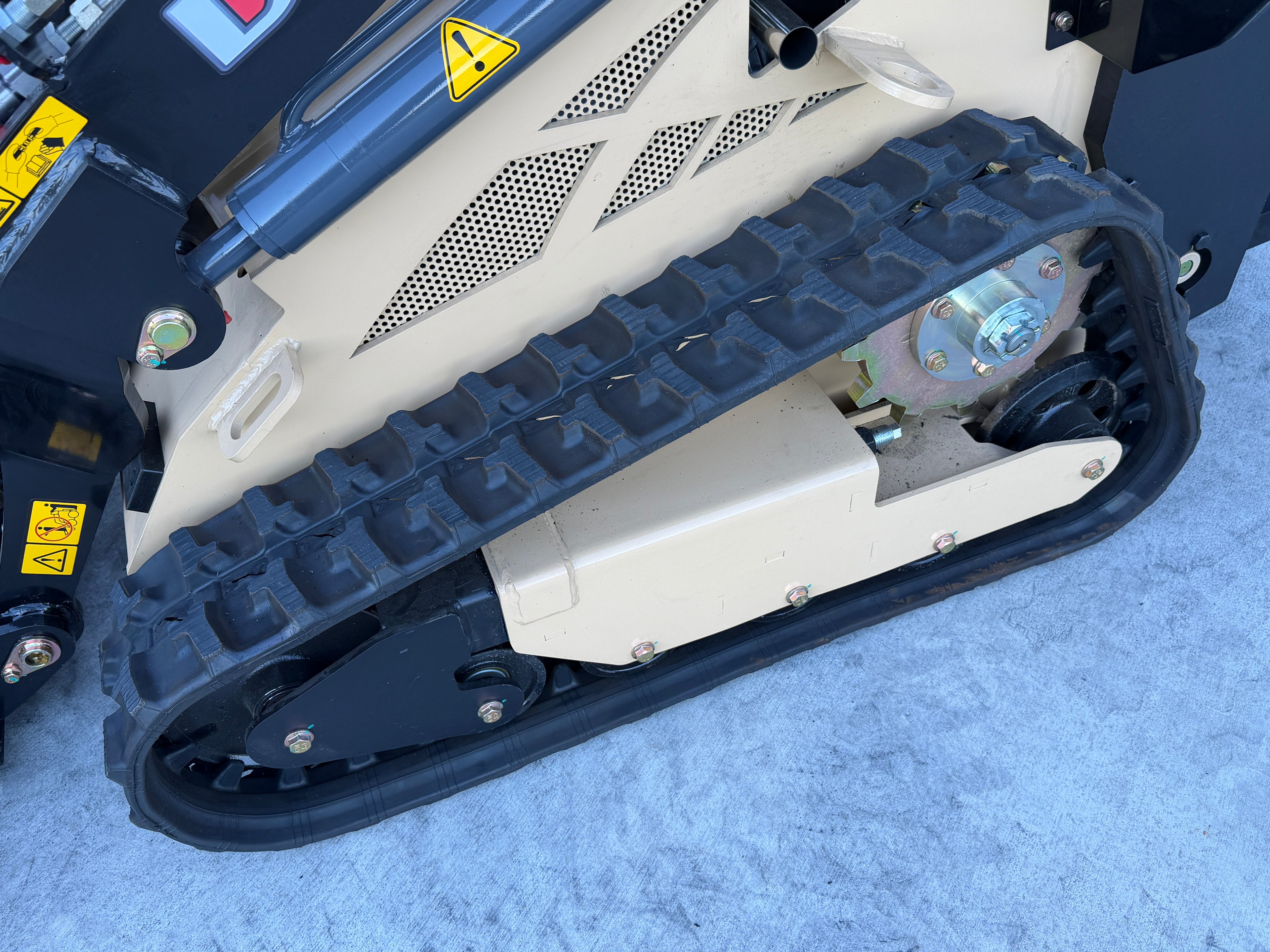 Derette DRT 450TZ Track Loader