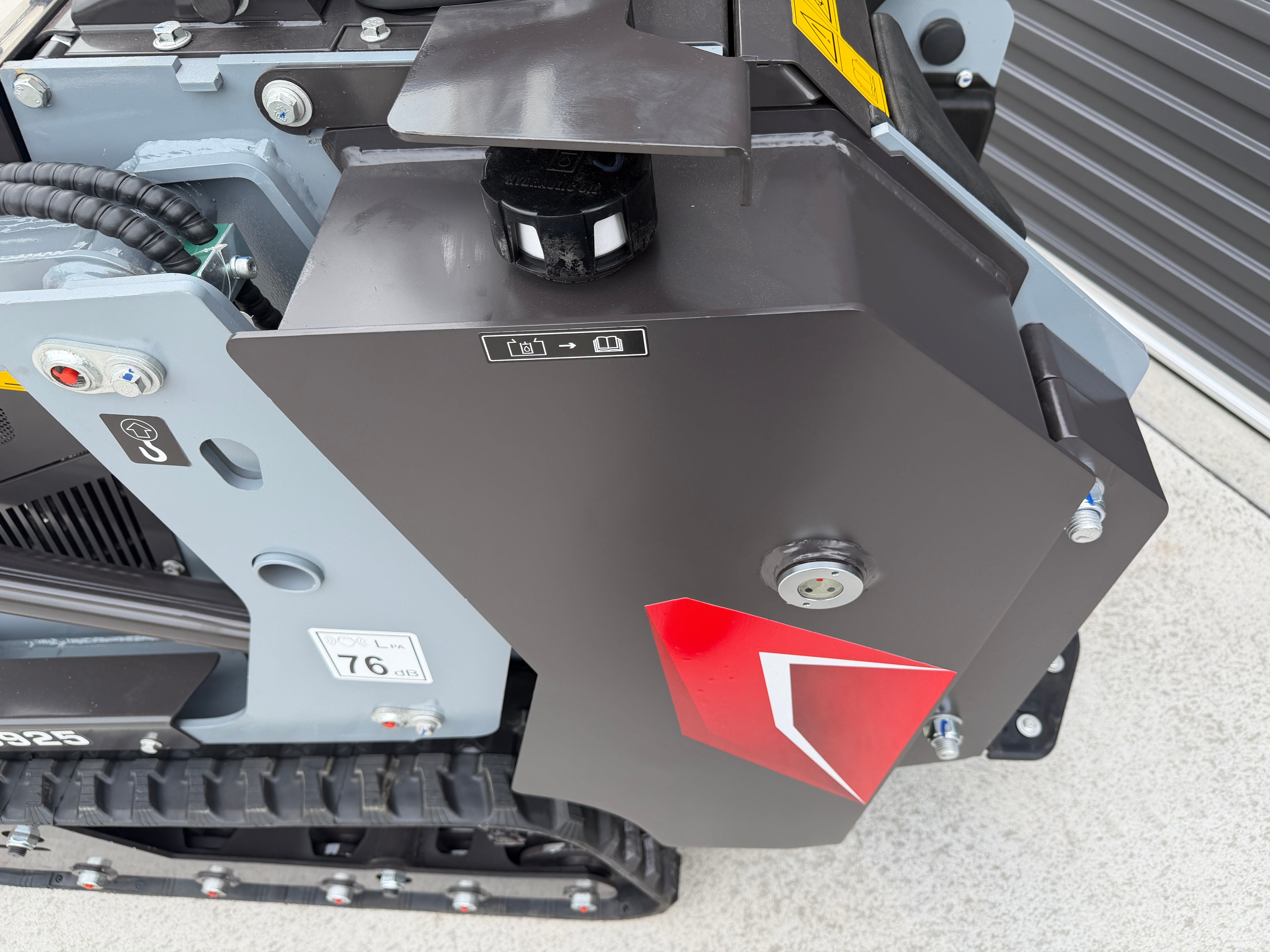 Rhinoceros KS925TK Track Loader