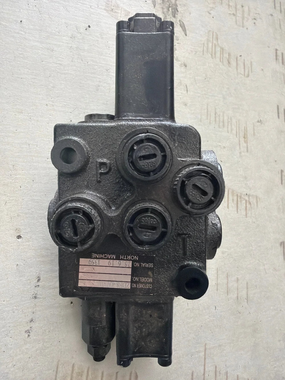 Derette Petrol Model - Middle Control Valve