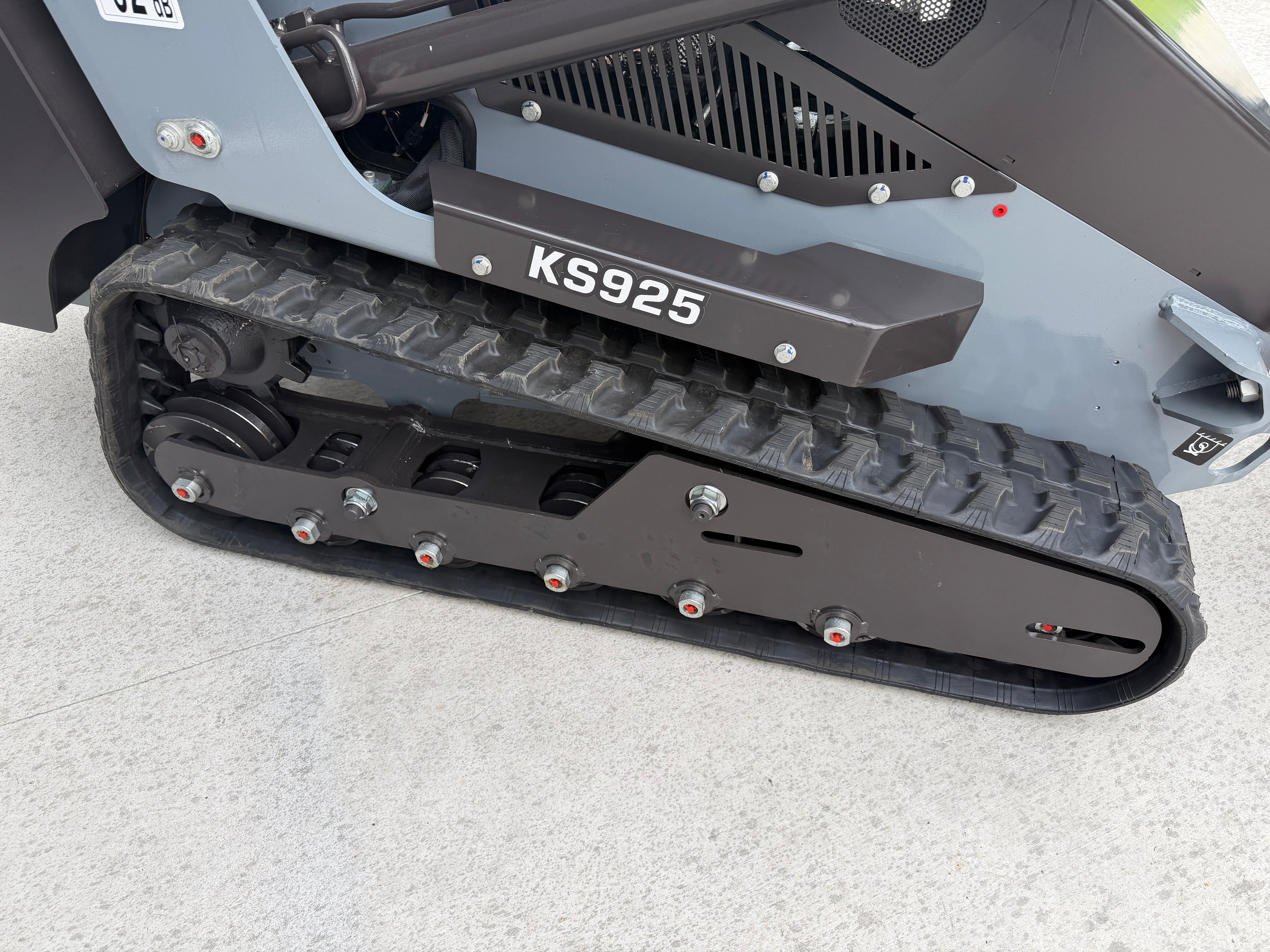 Rhinoceros KS925TK Track Loader