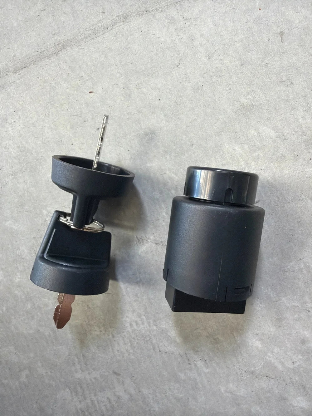 Koop 192 Engine Ignition Barrel C/W Keys