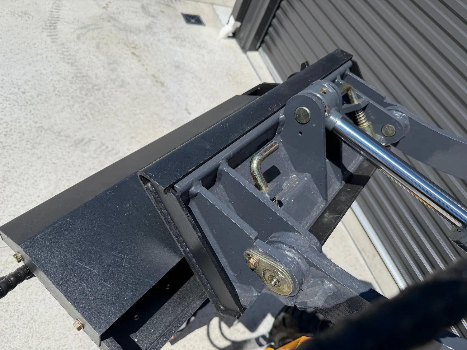 Mini Skid Attachment - Auger Drive