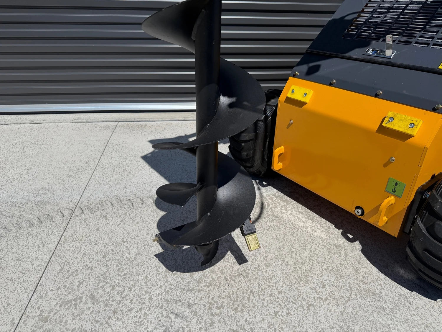 Mini Skid Attachment - Auger Drive