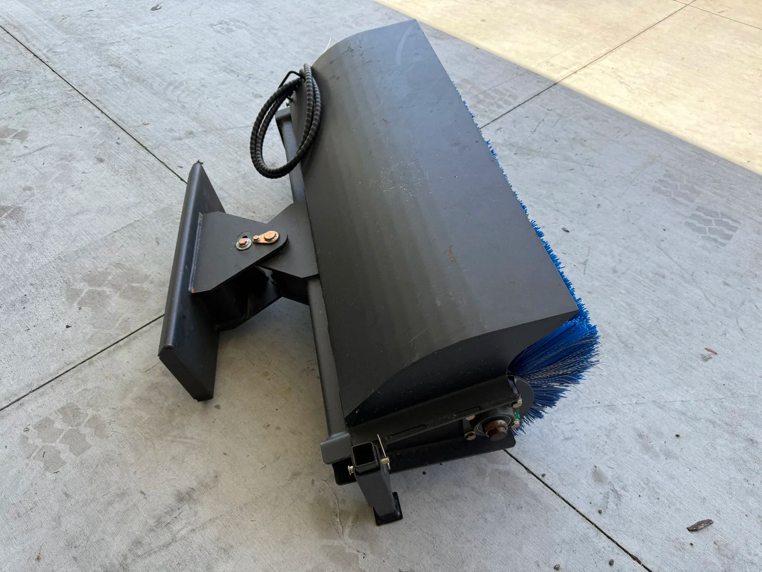Mini Skid Attachment - Broom / Sweeper