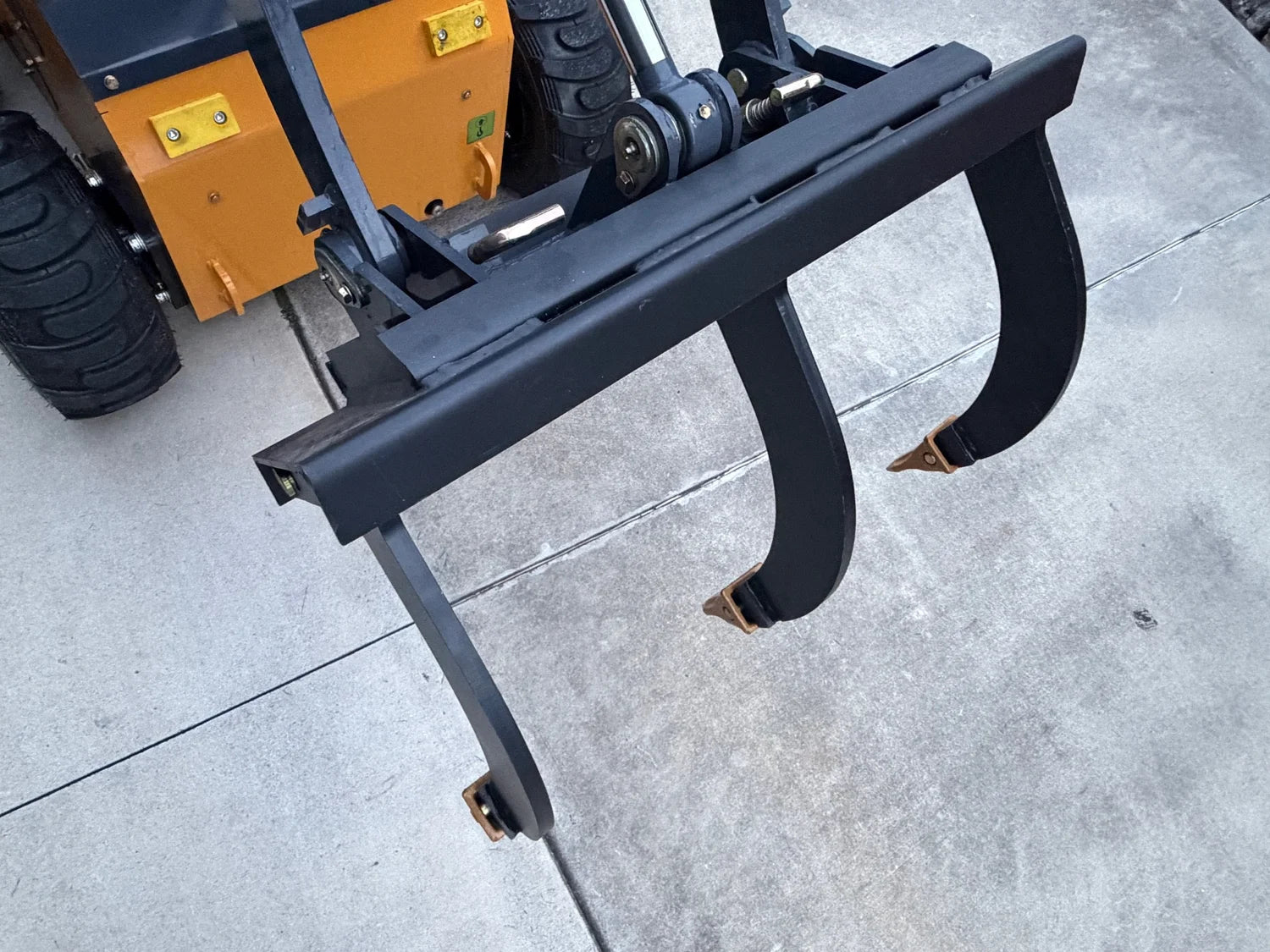 Mini Skid Attachment - Ripper & Lifting Jib Combo